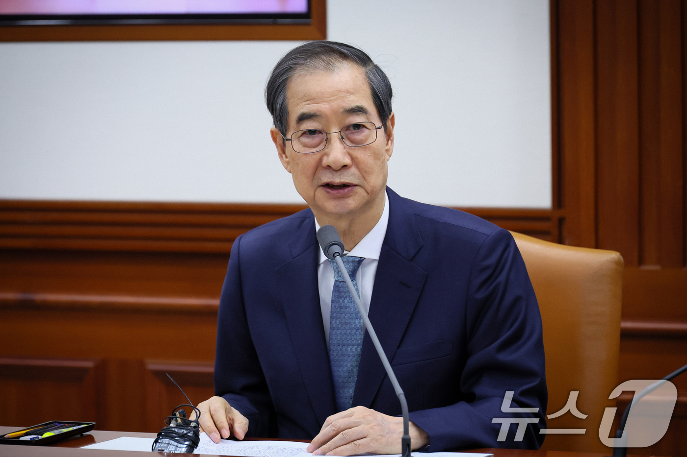 (서울=뉴스1) 임세영 기자 = 한덕수 대통령 권한대행 국무총리가 10일 서울 종로구 정부서울청사에서 열신 국정현안관계장관회의에서 발언을 하고 있다. (총리실 제공, 재판매 및 D …