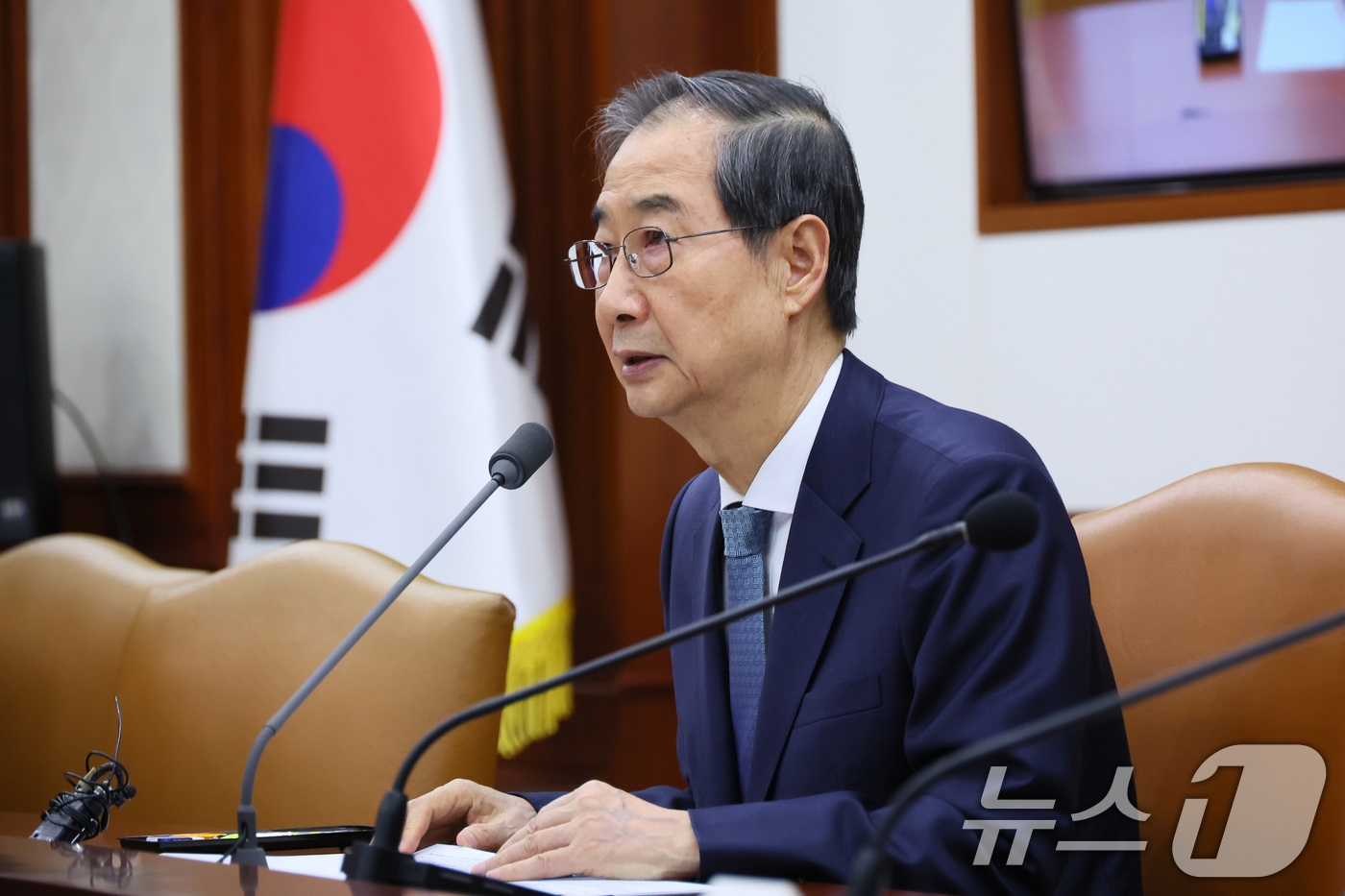 (서울=뉴스1) 임세영 기자 = 한덕수 대통령 권한대행 국무총리가 10일 서울 종로구 정부서울청사에서 열신 국정현안관계장관회의에서 발언을 하고 있다. (총리실 제공, 재판매 및 D …