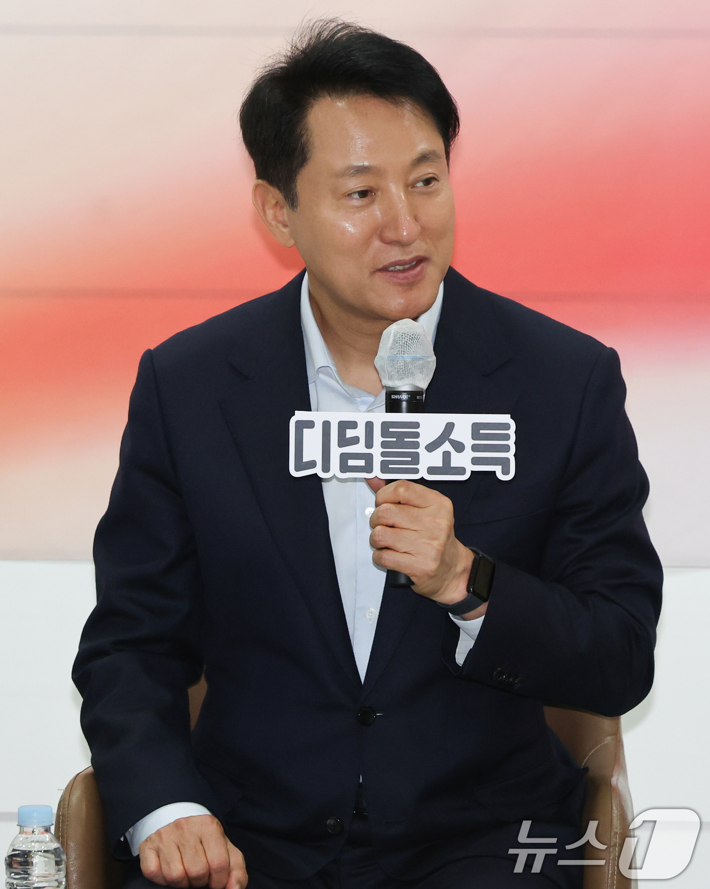 (서울=뉴스1) 허경 기자 = 오세훈 서울시장이 10일 서울시 복지재단에서 디딤돌소득 가구 간담회를 하고 있다. 2025.4.10/뉴스1