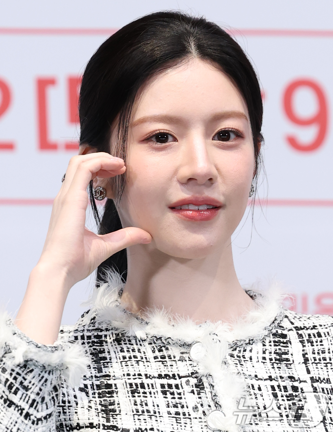 (서울=뉴스1) 권현진 기자 = 배우 고윤정이 10일 서울 구로구 라마다서울신도림호텔에서 열린 tvN 새 토일드라마 '언제가는 슬기로울 전공의생활' 제작발표회에 참석해 포즈를 취하 …