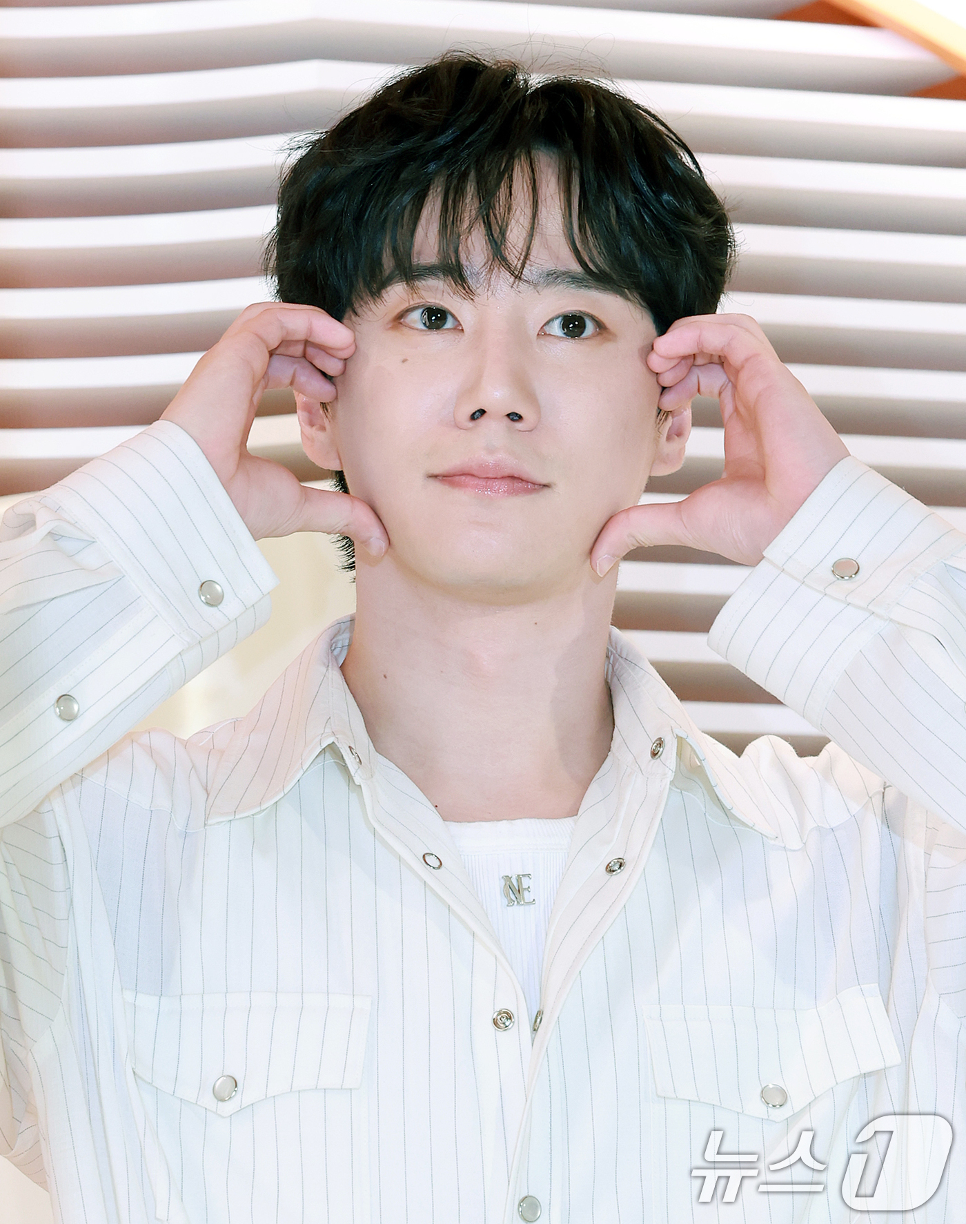 (서울=뉴스1) 김진환 기자 = 배우 이준영이 10일 서울 송파구 롯데 에비뉴엘 잠실점 더 크라운에서 열린 글로벌 럭셔리 뷰티 브랜드 설화수 윤조에센스 팝업스토어 오픈 포토월에 참 …
