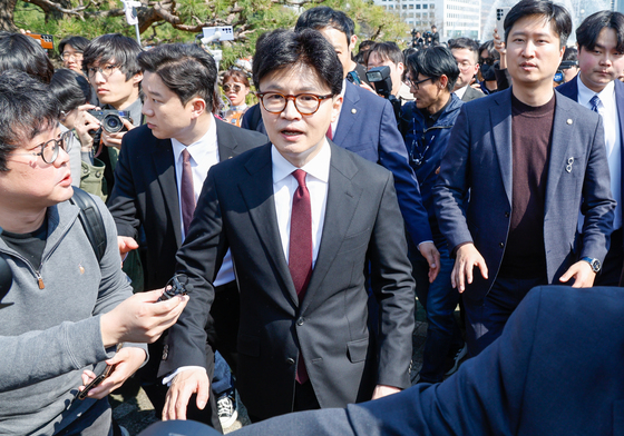 한동훈 "정성호·추미애·조국, 공소 취소 토론 붙자…김어준 방송도 좋아"