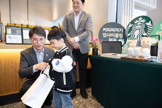 청주 스타벅스 28곳서 컵 회수 시작…자발적 협약 이행 본격화