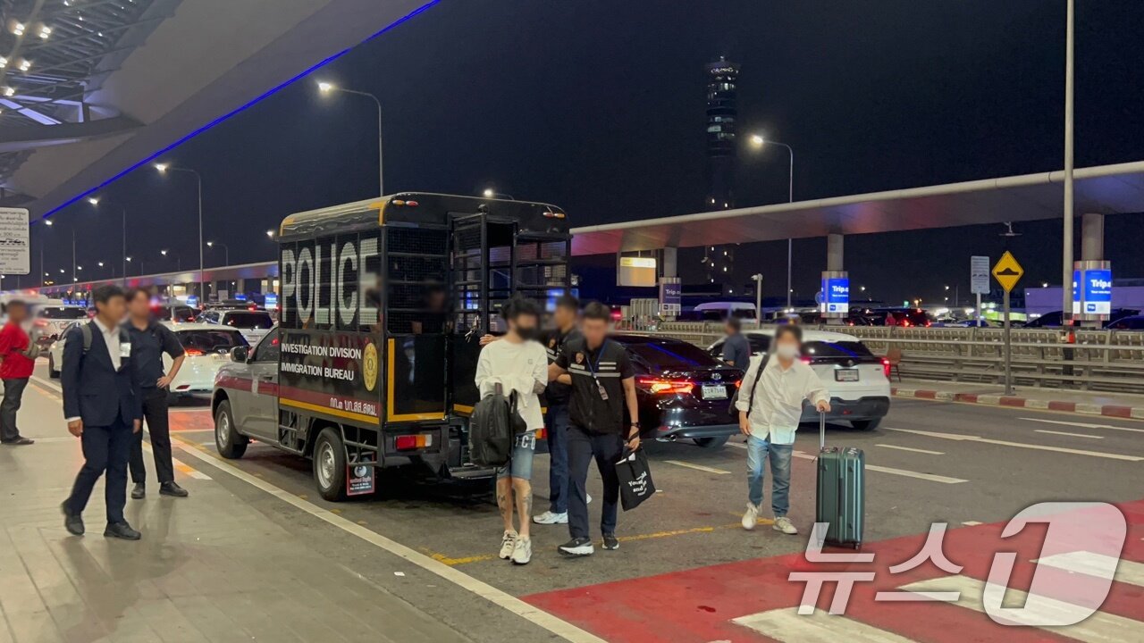 본문 이미지 - 지난해 4월 송환된 마약밀매조직 한국인 총책. (경찰청 제공. 재판매 및 DB 금지) 2025.4.11 ⓒ 뉴스1