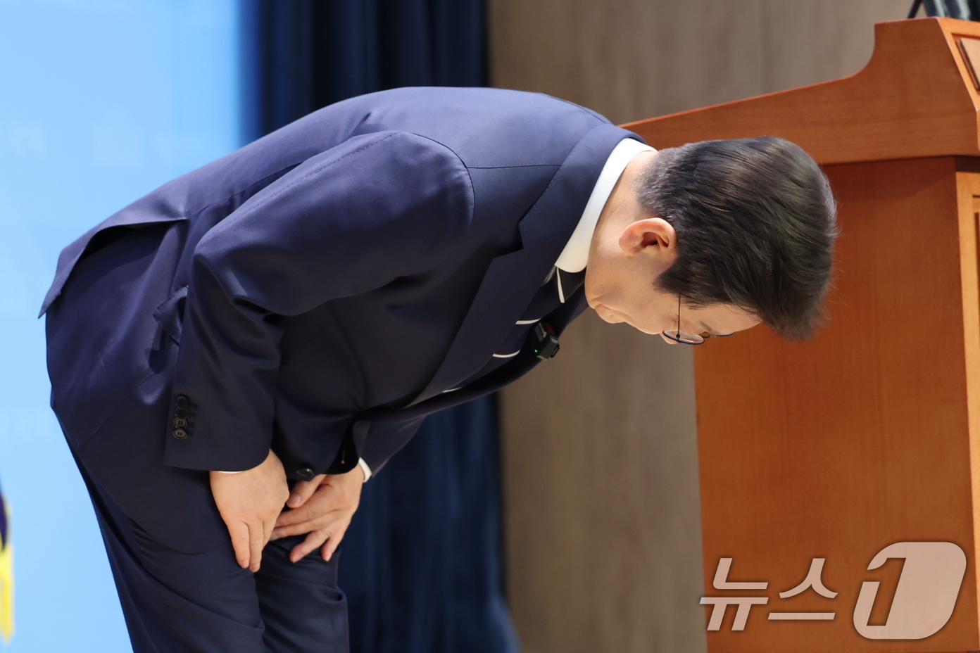 (서울=뉴스1) 이재명 기자 = 제21대 대통령선거에 출마를 선언한 이재명 더불어민주당 전 대표가 11일 오전 서울 여의도 국회 소통관에서 기자회견을 열고 비전 및 캠프 인선을 발 …