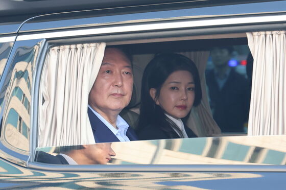 특검, 김건희 여사 첫 소환…'주가조작·건진 청탁·공천 개입'부터 묻는다