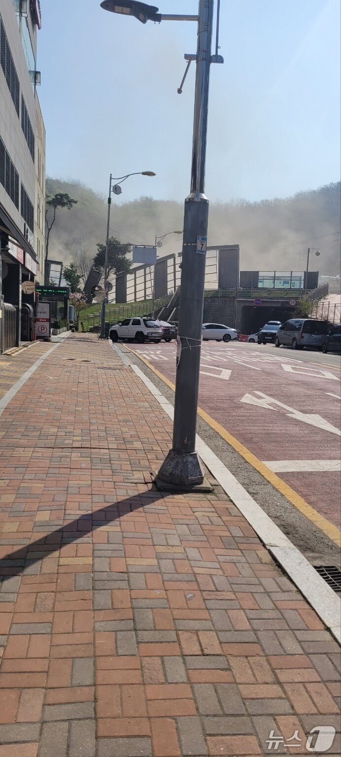 본문 이미지 - 광명 일직동 신안산선 붕괴 현장.(독자제공)