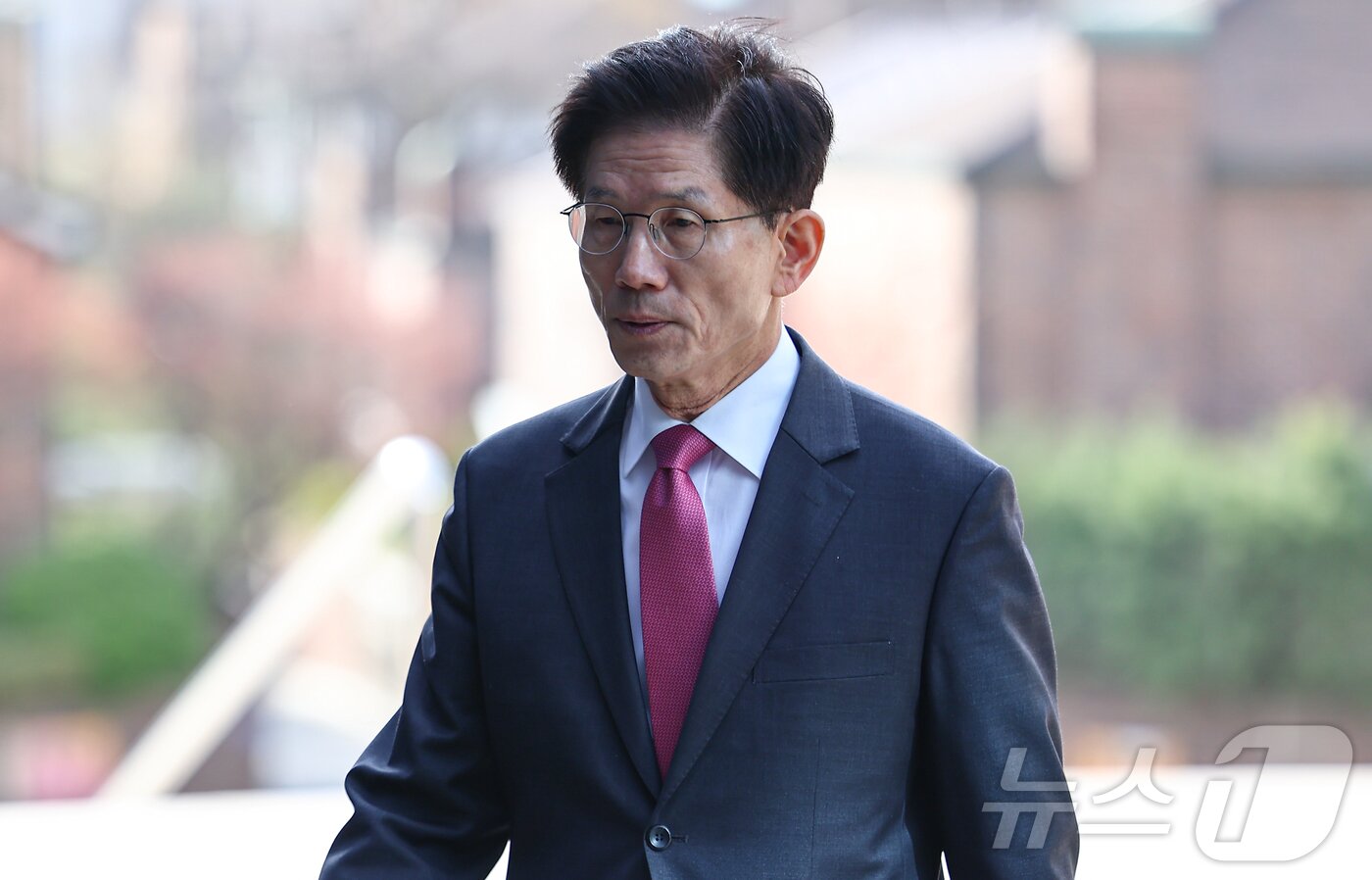 본문 이미지 - 대선 출마를 선언한 김문수 전 고용노동부 장관이 13일 오전 서울 서초구 온누리교회에서 열린 예배에 참석하고 있다. 2025.4.13/뉴스1 ⓒ News1 김도우 기자