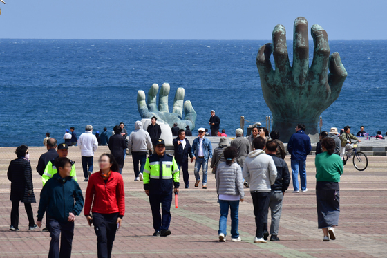 "바다서 걷고, 숲서 쉬고, 도심서 먹는다"…체류형 관광도시 '포항'