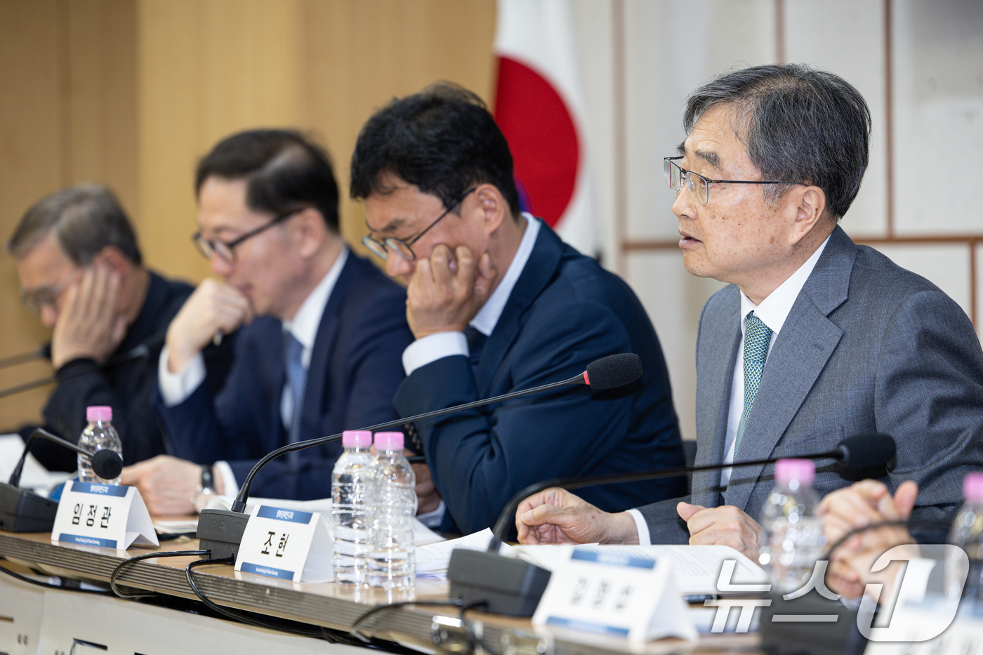 (서울=뉴스1) 이재명 기자 = 조현 전 UN 대사가14일 오전 서울 여의도 국회 의원회관에서 열린 동북아평화경제협회 세미나에서 주제발표를 하고 있다. 2025.4.14/뉴스1