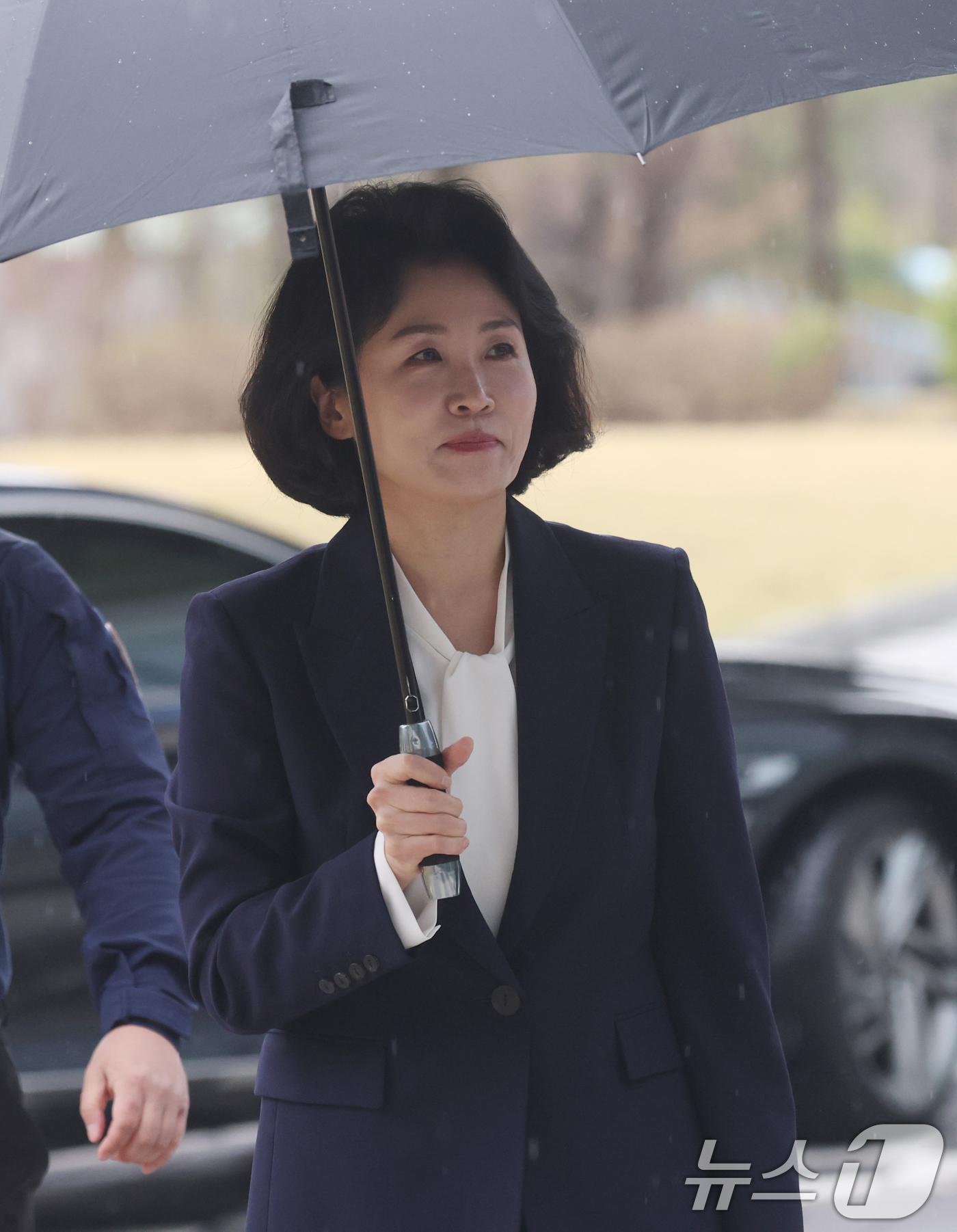 (수원=뉴스1) 김영운 기자 = '공직선거법 위반' 혐의로 1심에서 벌금형을 선고받은 이재명 더불어민주당 대표 배우자 김혜경 씨가 14일 오후 경기 수원시 영통구 수원고등법원에서 …