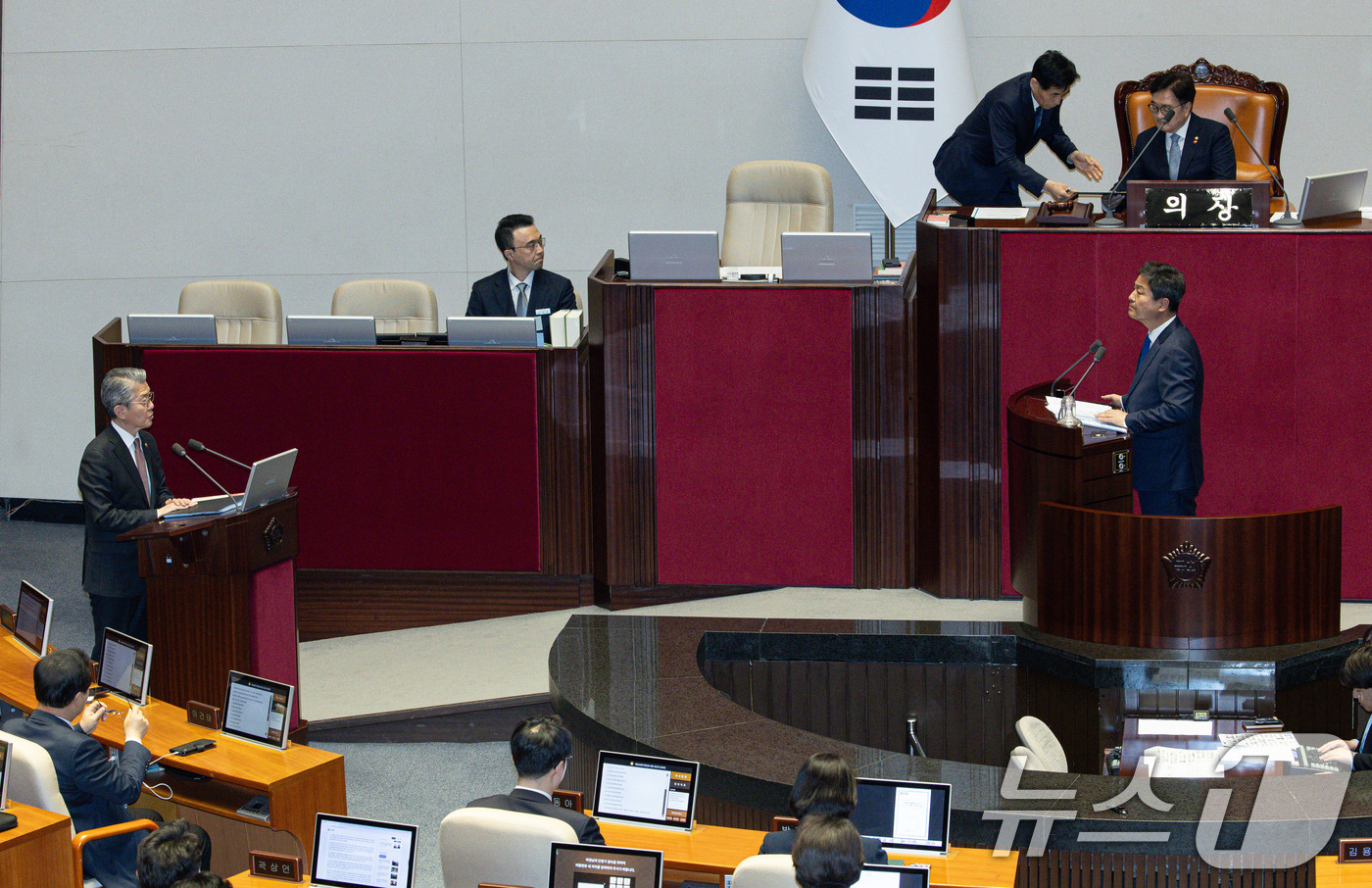 (서울=뉴스1) 이재명 기자 = 김홍균 외교부 제1차관이 14일 오후 서울 여의도 국회에서 열린 제424회 국회(임시회) 제2차 본회의에서 김영배 더불어민주당 의원의 정치·외교·통 …