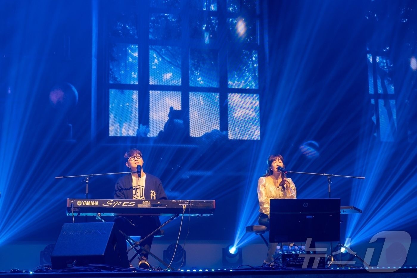 (서울=뉴스1) = 한국컴패션은 지난 12일 인천 영종국제도시 파라다이스시티 그랜드볼룸에서 2025 나눔 콘서트 ‘꽃서트’를 개최했다.이날 행사에는 컴패션 홍보대사 션을 비롯 페퍼 …