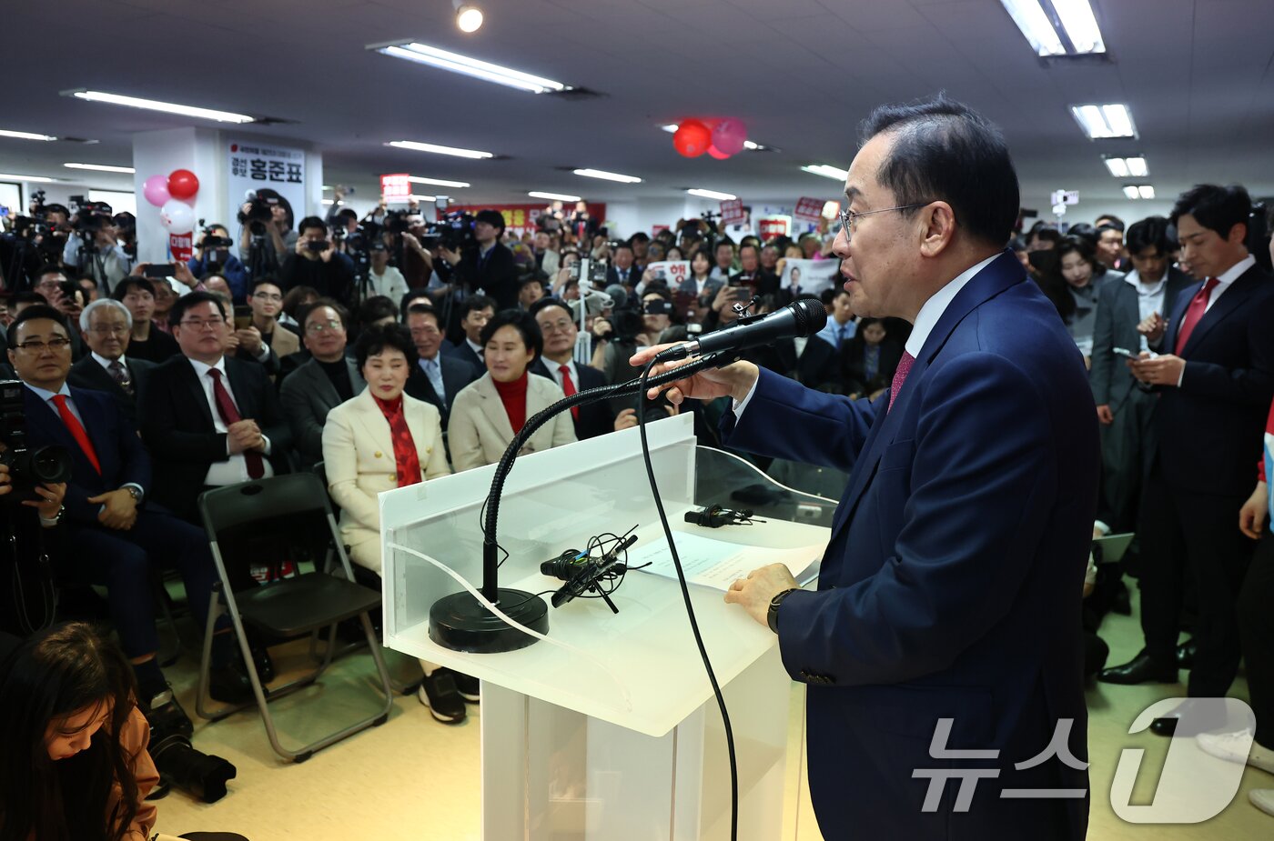 본문 이미지 - 홍준표 전 대구시장이 14일 서울 여의도 대하빌딩에 마련된 선거사무소에서 제21대 대통령 선거 출마를 선언하고 있다. &#40;공동취재&#41; 2025.4.14/뉴스1 ⓒ News1 박정호 기자