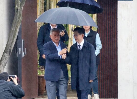 유인태 "文 '조국 사면' 부탁, 염치 없는 일…김경수 사면 외면한 사람이"