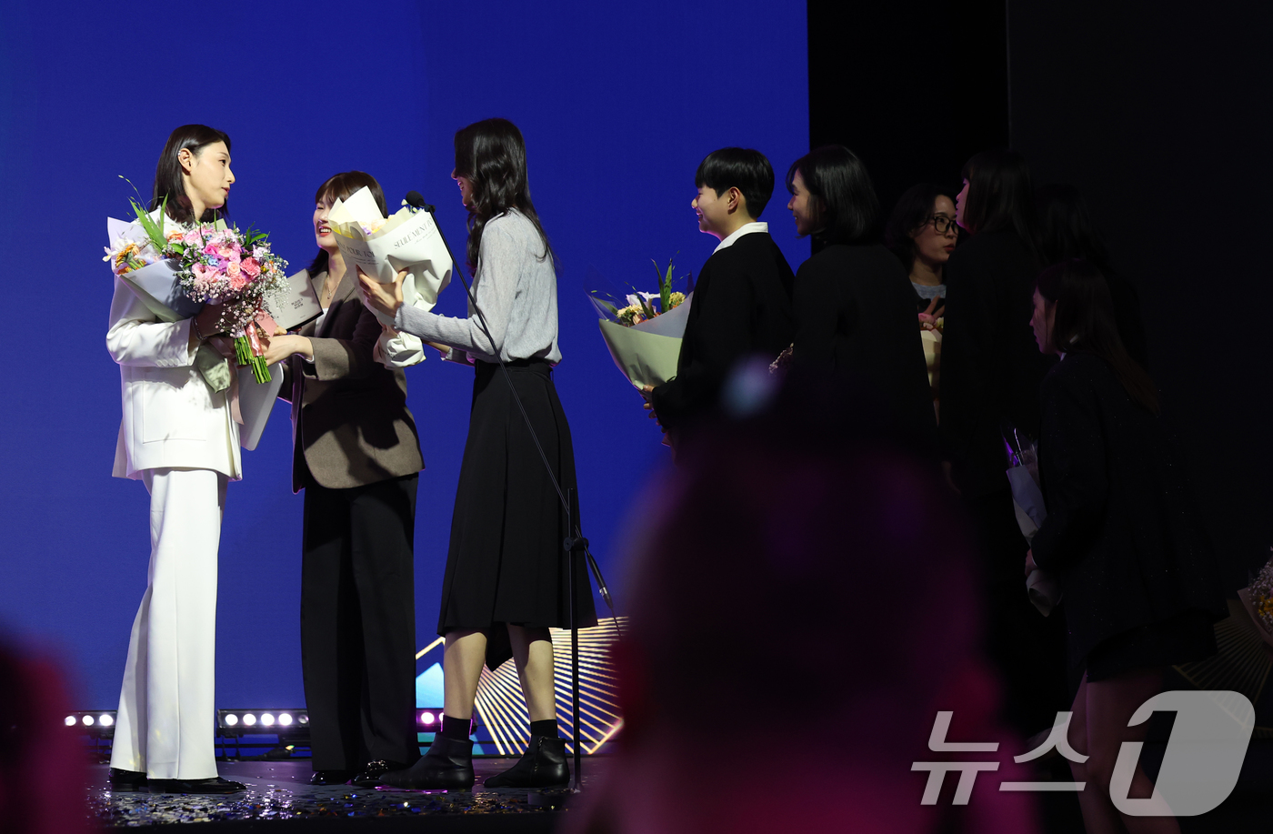 (서울=뉴스1) 이승배 기자 = 14일 오후 서울 서대문구 그랜드 스위스 호텔에서 열린 프로배구 '2024-2025 도드람 V리그' 시상식에서 여자부 정규리그 MVP상을 수상한 흥 …