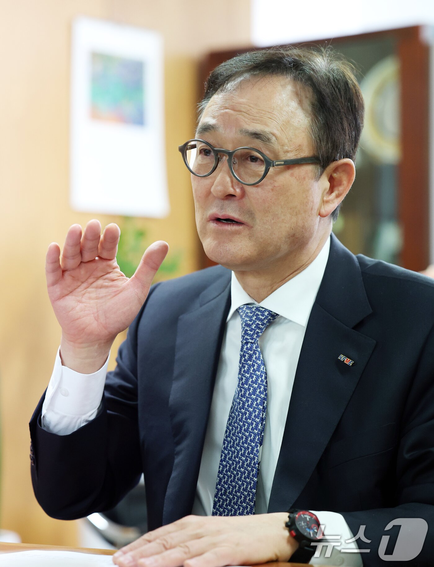 본문 이미지 - 송치영 소상공인연합회장이 15일 서울 영등포구 소상공인연합회에서 뉴스1과 인터뷰를 하고 있다. 2025.4.15/뉴스1 ⓒ News1 오대일 기자