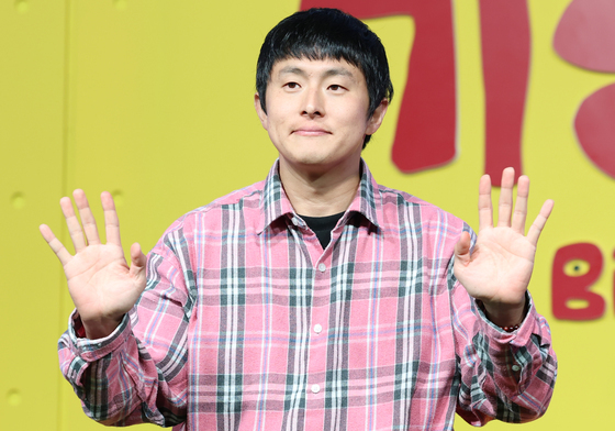 기안84, 폐지 줍는 어르신 100명에 100만원씩 총 1억 직접 전달…훈훈