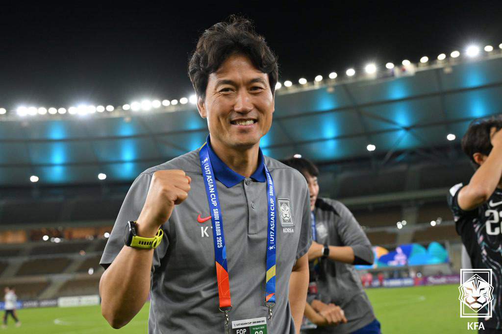 (서울=뉴스1) = 백기태 17세 이하(U-17) 축구대표팀 감독이 15일(한국시간) 사우디아라비아 제다의 프린스 압둘라 알 파이살 스타디움에서 열린 '2025 아시아축구연맹(AF …