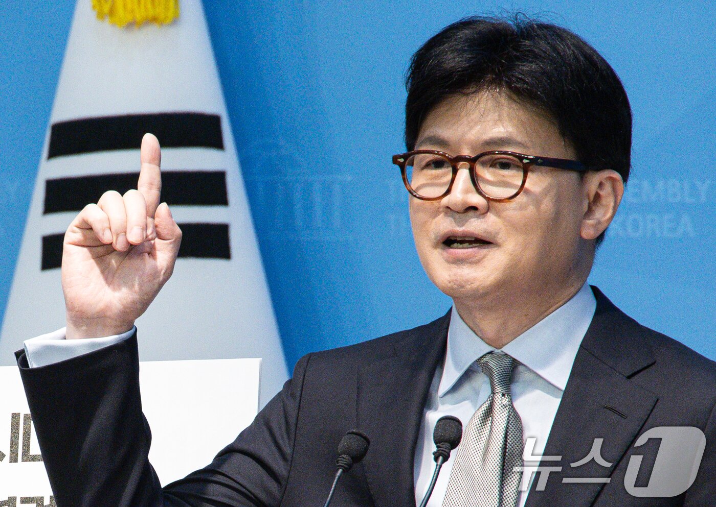 본문 이미지 - 국민의힘 대선 경선에 나선 한동훈 전 대표가 15일 서울 여의도 국회 소통관에서 정책 비전을 발표하고 있다. 2025.4.15/뉴스1 ⓒ News1 이재명 기자