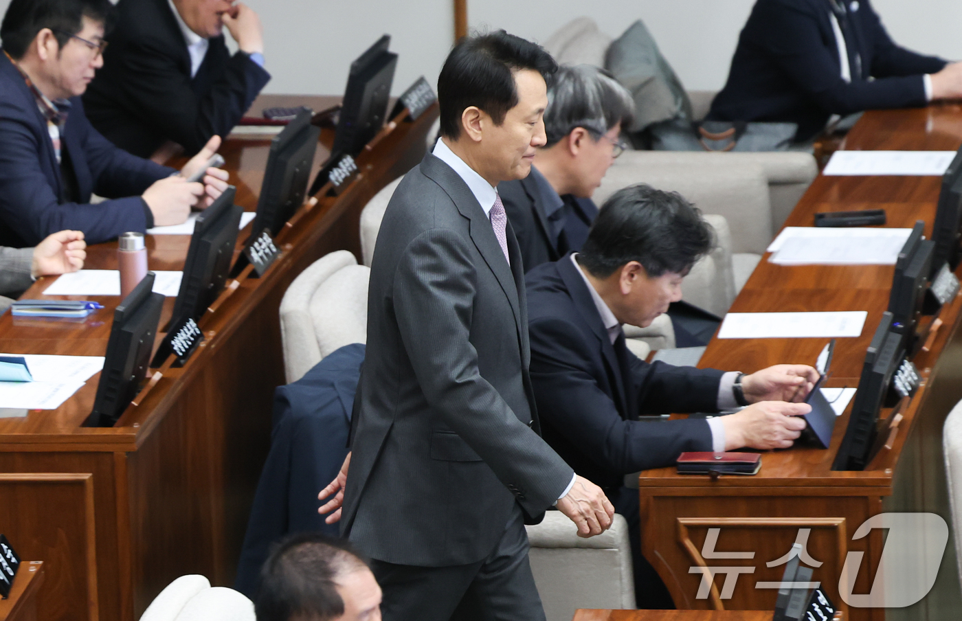 (서울=뉴스1) 허경 기자 = 오세훈 서울시장이 15일 서울 중구 서울시의회에서 열린 제330회 임시회 본회의 개회식에 참석하고 있다. 2025.4.15/뉴스1