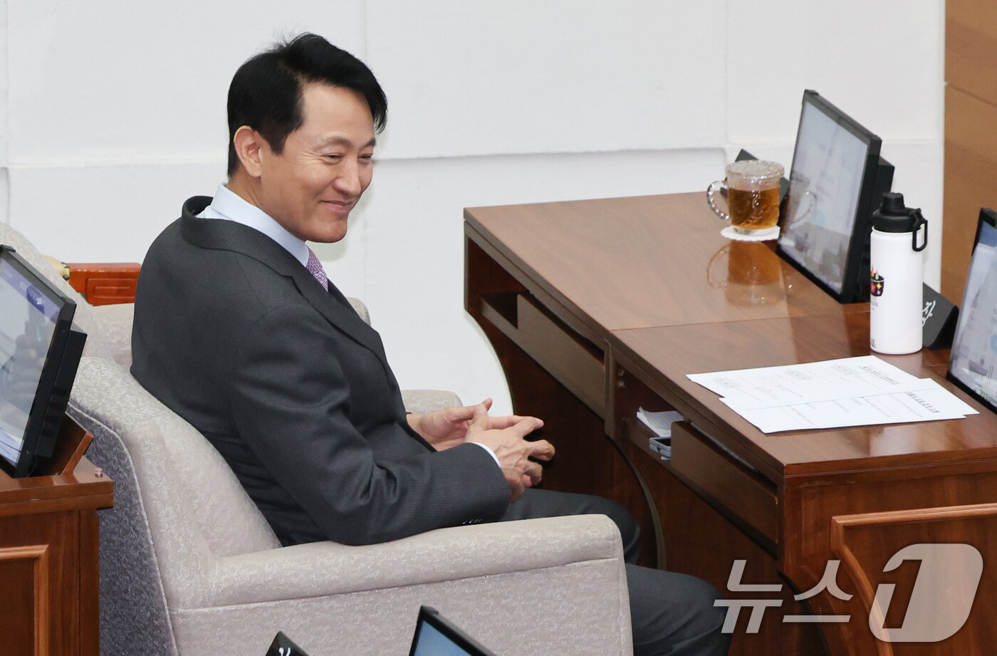 본문 이미지 - 오세훈 서울시장이 15일 서울 중구 서울시의회에서 열린 제330회 임시회 본회의 개회식에 참석해 있다. 2025.4.15/뉴스1 ⓒ News1 허경 기자