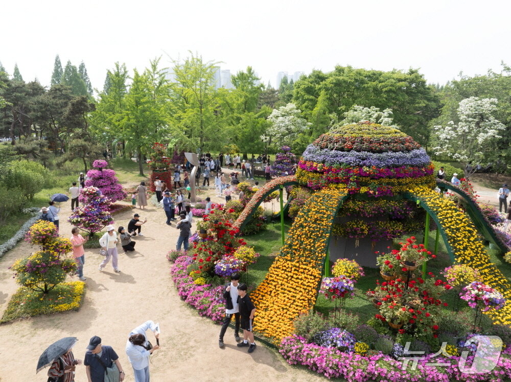 본문 이미지 - 지난해 고양국제꽃박람회 야외 전시장. &#40;고양시 제공, 재판매 및 DB금지&#41;