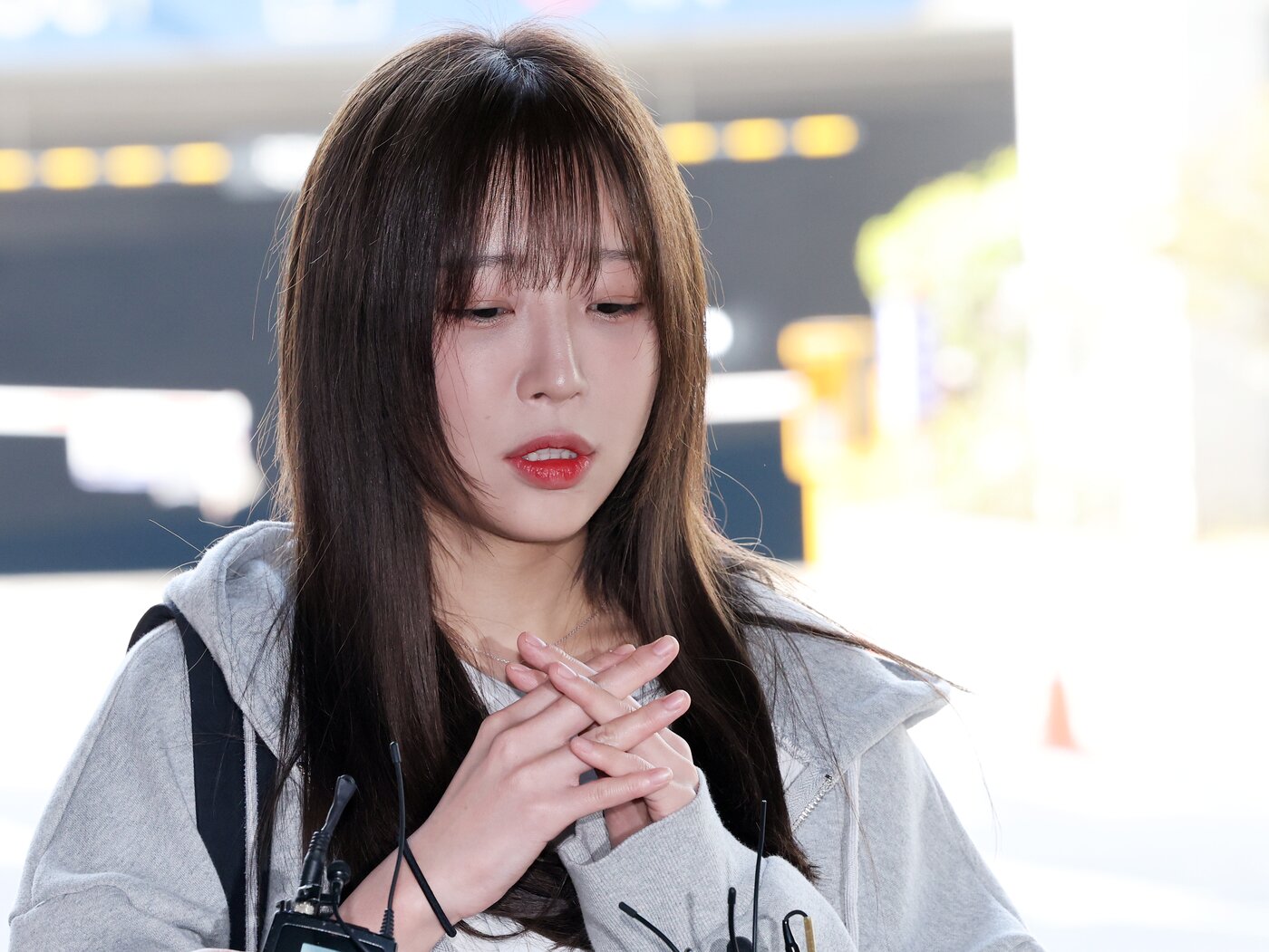 본문 이미지 - &#39;1000만 유튜버&#39; 쯔양&#40;박정원&#41;이 지난 4월 16일 오전 서울 강남경찰서에서 고소인 신분으로 출석, 취재진 질문에 답하고 있다. 2025.4.16/뉴스1 ⓒ News1 황기선 기자