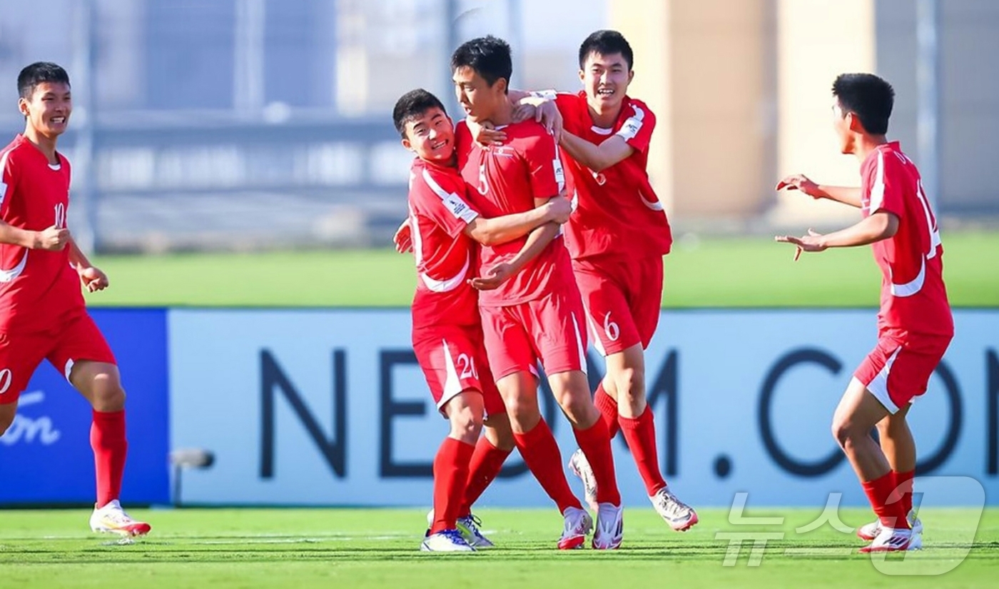 (평양 노동신문=뉴스1) = 북한 노동당 기관지 노동신문은 16일 북한 축구팀이 2025년 아시아축구연맹 17살 미만 아시아컵경기대회 준결승에 진출했다고 보도했다. [국내에서만 사 …
