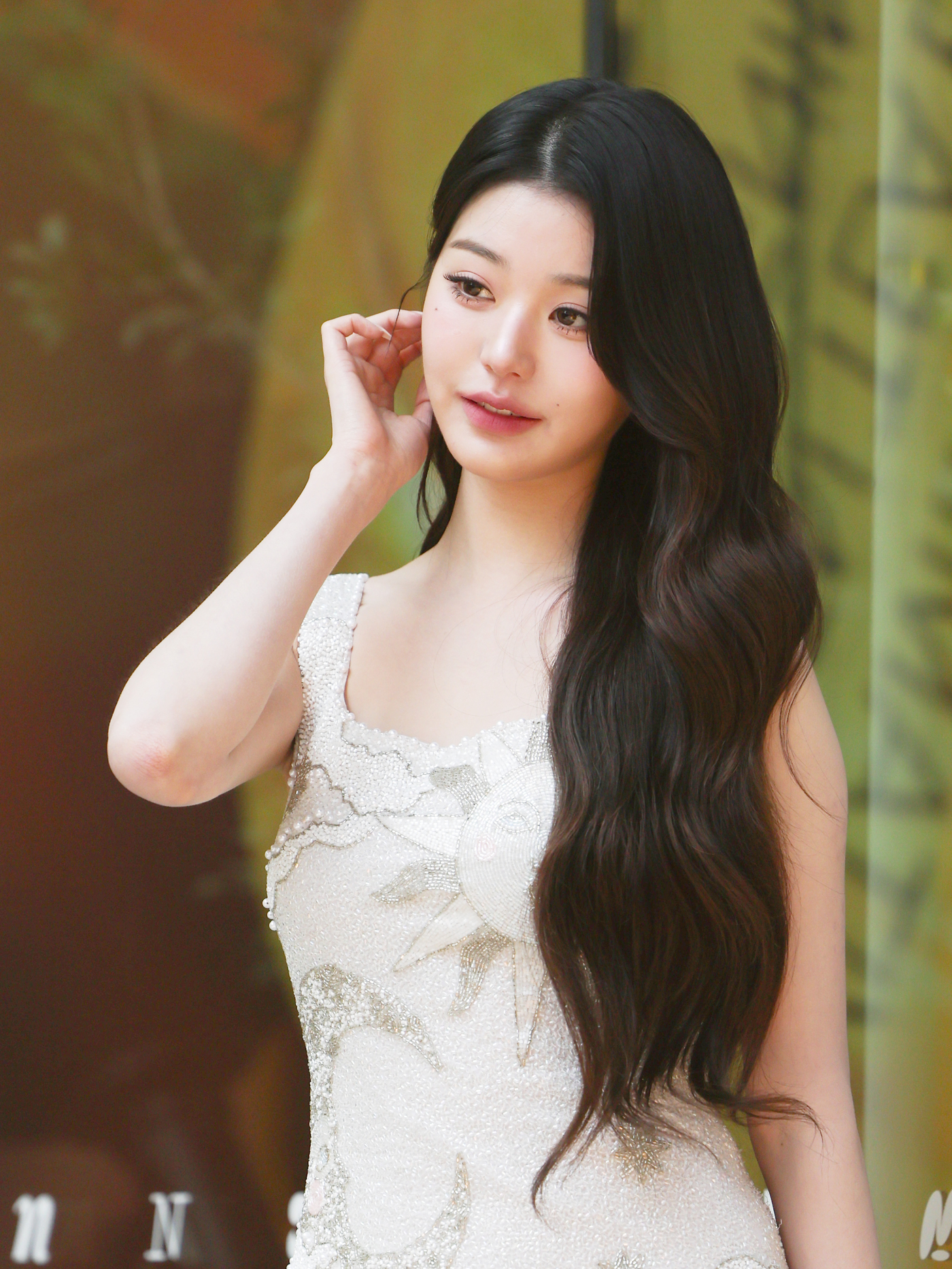 (서울=뉴스1) 황기선 기자 = 그룹 아이브 장원영이 16일 오전 서울 성동구 올리브영N 성수에서 열린 '이니스프리 비타민C 트위티 에디션 팝업' 포토콜에 참석해 포즈를 취하고 있 …