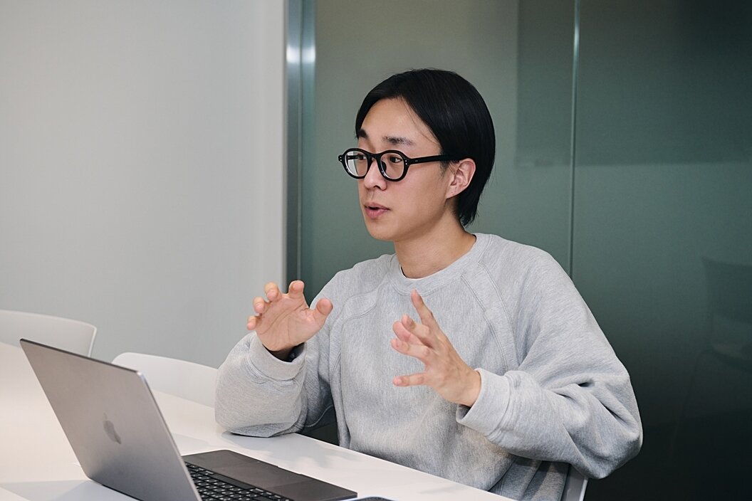 본문 이미지 - 오대진 무신사 리커머스TF 실장이 15일 뉴스1과 인터뷰를 하고 있는 모습.&#40;무신사제공&#41;