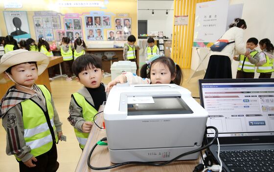 "만 5세 교육비·보육비 지원 확대 환영…공공성 강화 뒤따라야"