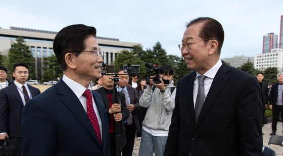 대화 나누는 권영세·김문수