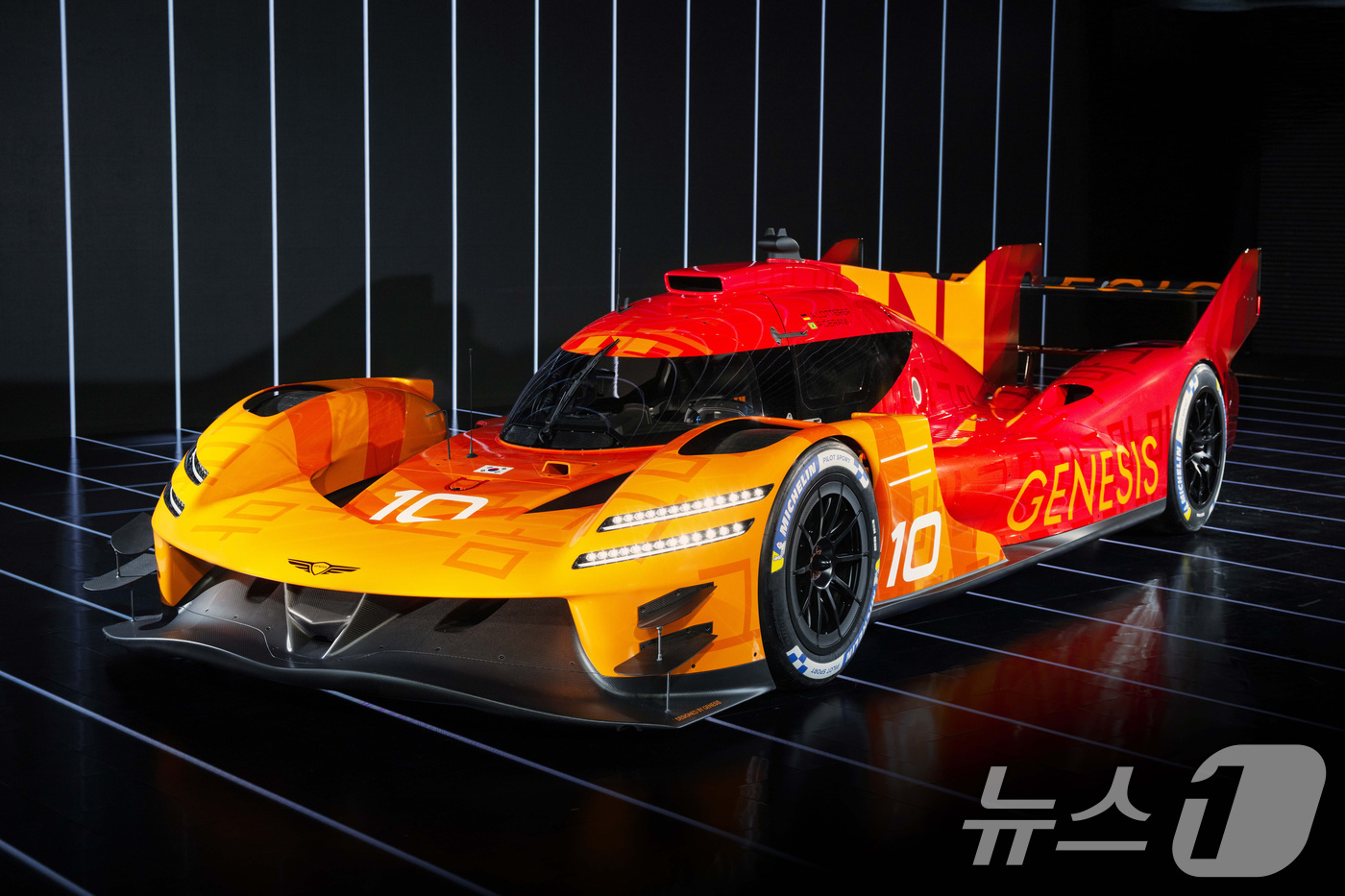 (서울=뉴스1) 신웅수 기자 = 15일(현지시간) 미국 '제네시스 하우스 뉴욕'에서 열린 뉴욕 국제 오토쇼 사전 공개 행사에서 제네시스 'GMR-001 하이퍼카'의 실차 디자인 모 …