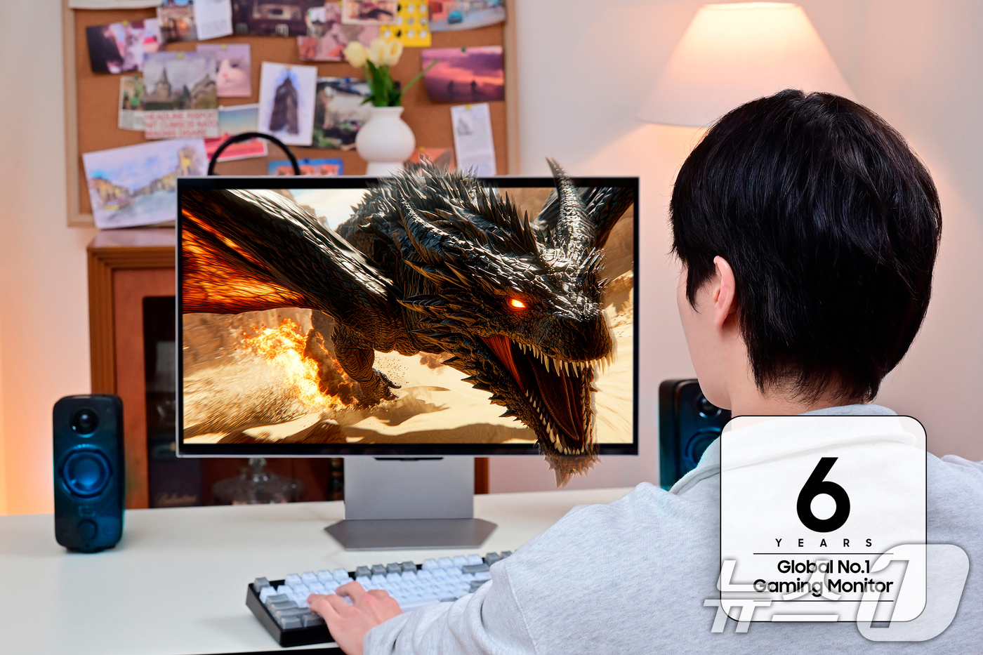 (서울=뉴스1) = 삼성전자가 글로벌 게이밍 모니터 시장에서 2019년 첫 글로벌 1위 달성 이후 6년 연속 1위를 기록했다고 17일 밝혔다.삼성전자 모델이 '오디세이 3D'를 체 …