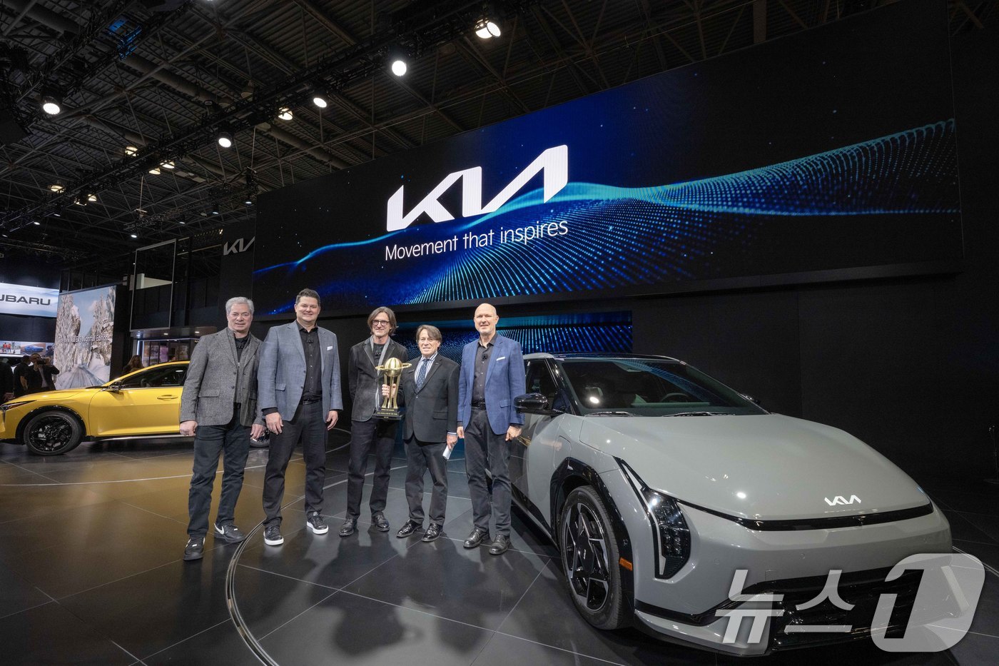 (서울=뉴스1) = 기아가 지난 16일(현지시간) 미국 뉴욕 '제이콥 재비츠 컨벤션 센터'에서 열린 '2025 뉴욕 국제 오토쇼'에 참가했다고 17일 밝혔다.러셀 와거 기아 미국법 …