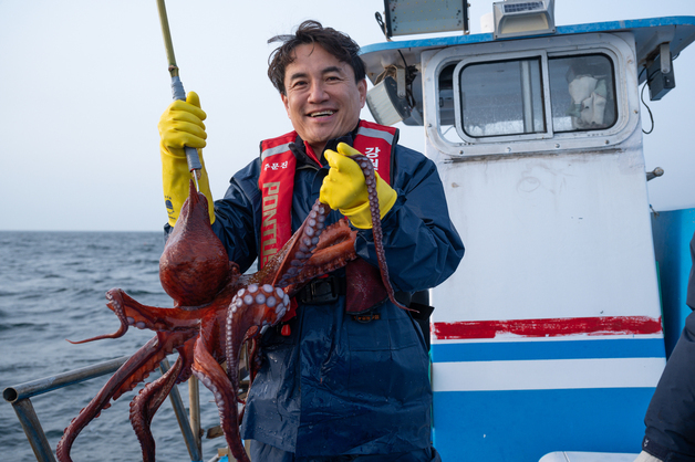 김진태 강원지사 '도정 운영 긍정 평가' 48.9%…3개월 연속 상승세