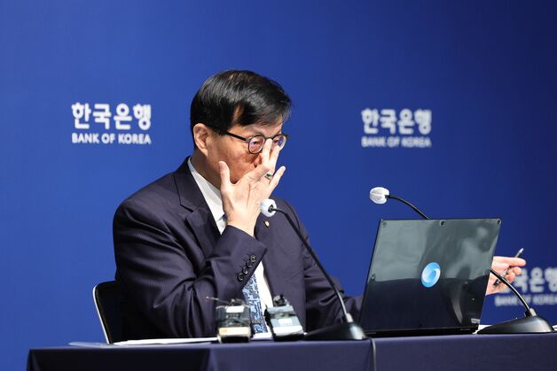 한은 '1분기 역성장' 경고…5월 금리인하·성장률 1.1%까지 낮출듯