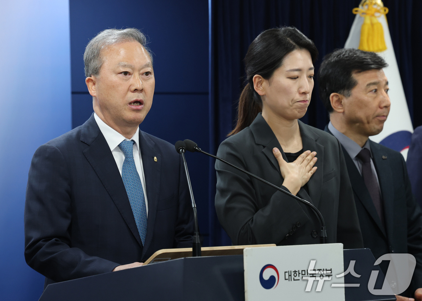 (서울=뉴스1) 임세영 기자 = 양오봉 의과대학 선진화를 위한 총장협의회 공동회장이 17일 서울 종로구 정부서울청사에서 2026학년도 의대 모집인원 조정 방향 관련 브리핑에서 발언 …