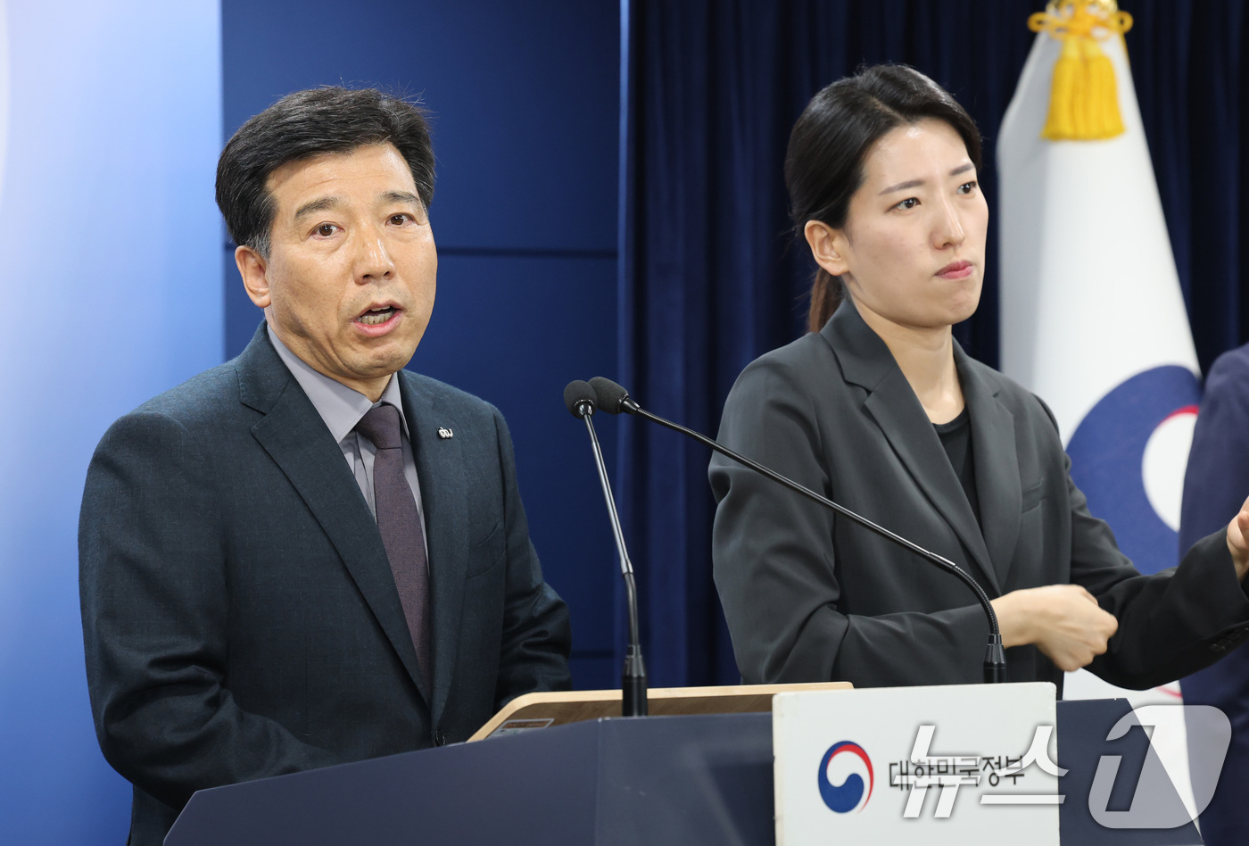 (서울=뉴스1) 임세영 기자 = 이해우 의과대학 선진화를 위한 총장협의회 공동회장이 17일 서울 종로구 정부서울청사에서 2026학년도 의대 모집인원 조정 방향 관련 브리핑에서 발언 …