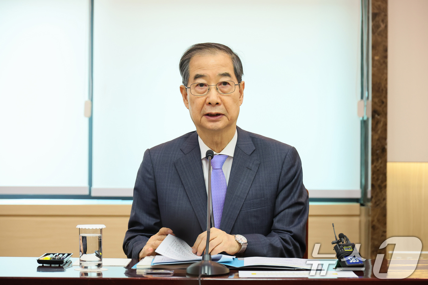 (서울=뉴스1) 임세영 기자 = 한덕수 대통령 권한대행 국무총리가 17일 오후 서울 종로구 정부서울청사에서 열린 제6차 2025년 아시아태평양경제협력체(APEC) 정상회의 준비위원 …