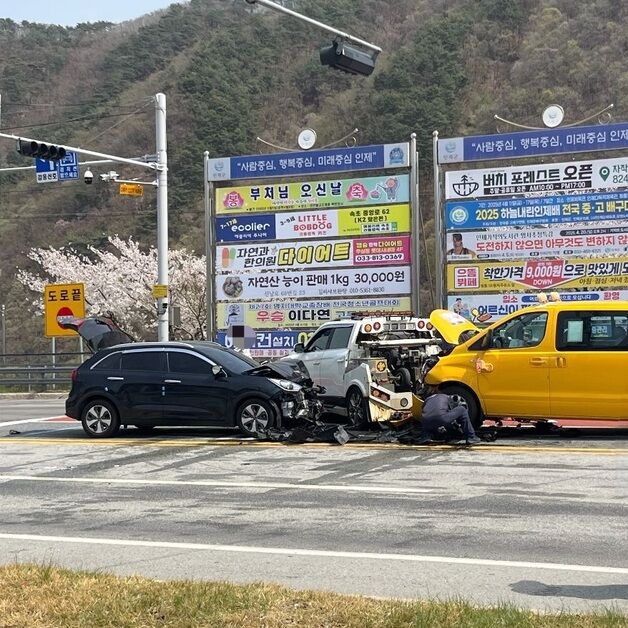 인제서 우회전 하다 어린이집 통학 차량 들이 받아…6명 병원 이송