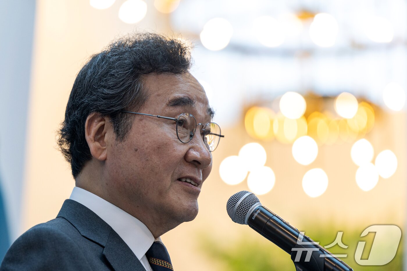 본문 이미지 - 이낙연 새미래민주당 상임고문이 17일 용산구 전쟁기념관에서 열린 개헌연대 국민대회에서 발언하고 있다. 2025.4.17/뉴스1 ⓒ News1 이승배 기자