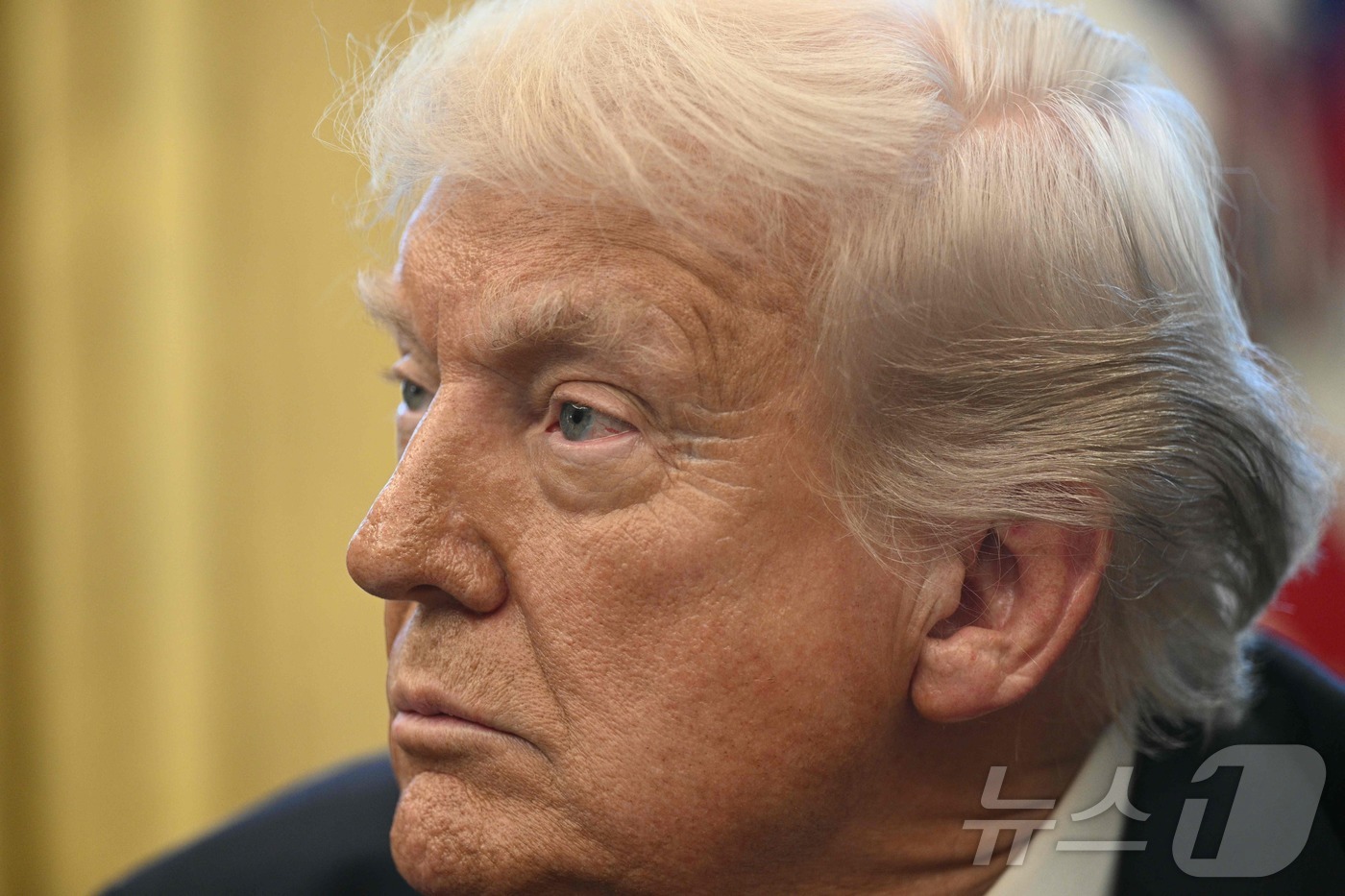 (워싱턴 AFP=뉴스1) 우동명 기자 = 도널드 트럼프 미국 대통령이 17일(현지시간) 워싱턴 백악관에서 열린 행정명령 서명식서 “틱톡과 협상안이 있으나 그것은 중국에 달렸다”고 …