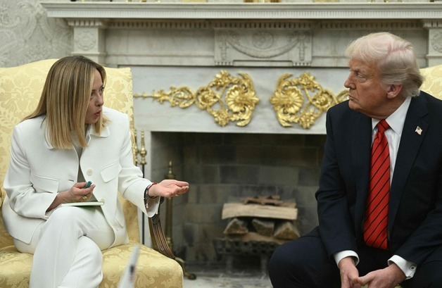 伊 총리 "북극, 신에너지·광물 자원 보고…나토 공조 체계 구축해야"