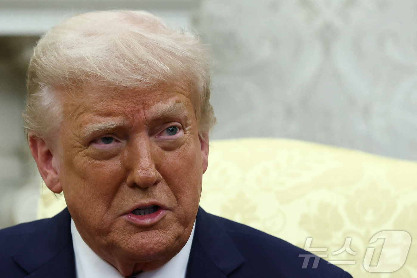 (워싱턴 로이터=뉴스1) 우동명 기자 = 도널드 트럼프 미국 대통령이 17일(현지시간) 워싱턴 백악관에서 조르자 멜로니 이탈리아 총리와 회담서 "이란 핵시설 타격은 협상이 우선이며 …