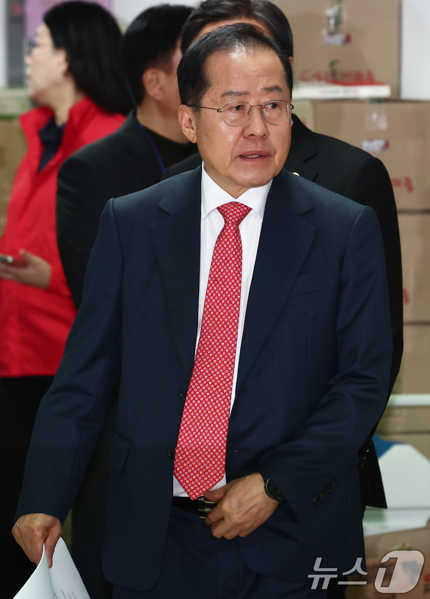 (서울=뉴스1) 김민지 기자 = 홍준표 국민의힘 대선 경선 후보가 18일 오전 서울 여의도 선거사무소에서 사회·교육·문화 분야 비전 발표 기자회견을 하기 위해 입장하고 있다. 20 …