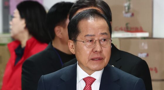 입장하는 홍준표 대선 경선 후보