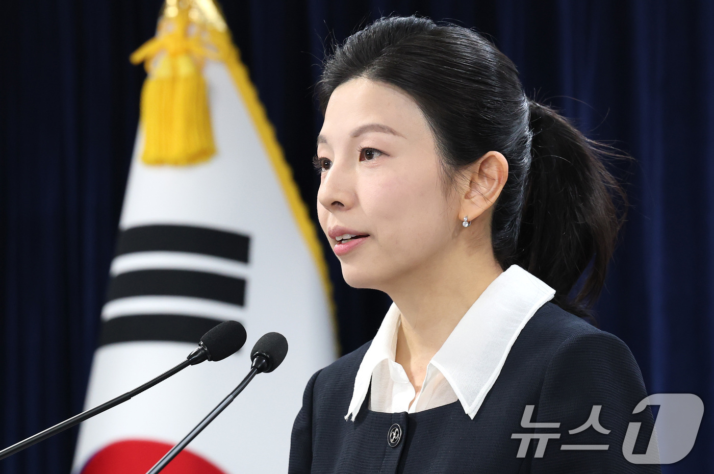 (서울=뉴스1) 임세영 기자 = 김인애 통일부 부대변인이 18일 서울 종로구 정부서울청사에서 정례브리핑을 하고 있다.  2025.4.18/뉴스1