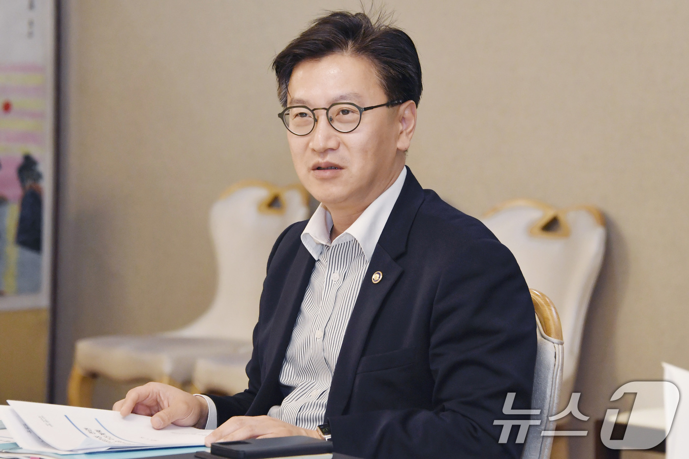 (서울=뉴스1) = 김범석 기획재정부 차관이 18일 서울 종로구 정부서울청사에서 열린 '제43차 물가관계차관회의'를 주재하고 있다. (기획재정부 제공. 재판매 및 DB 금지) 20 …